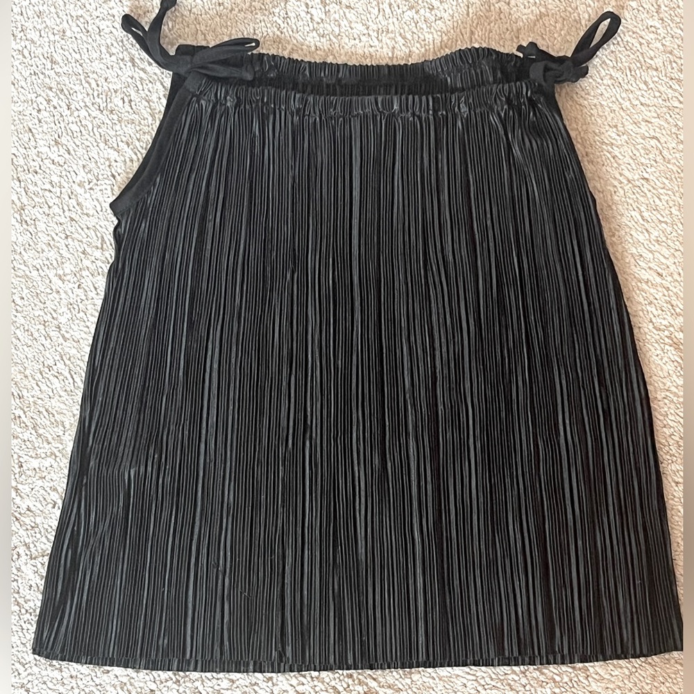 NEW Women's Cute Black Spaghetti Strap Top Size M